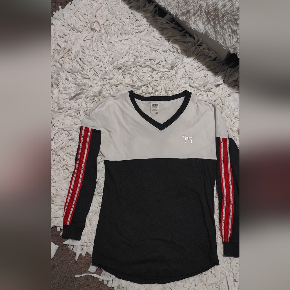V-Neck Long Sleeve Shirt with Red Striped Sleeves